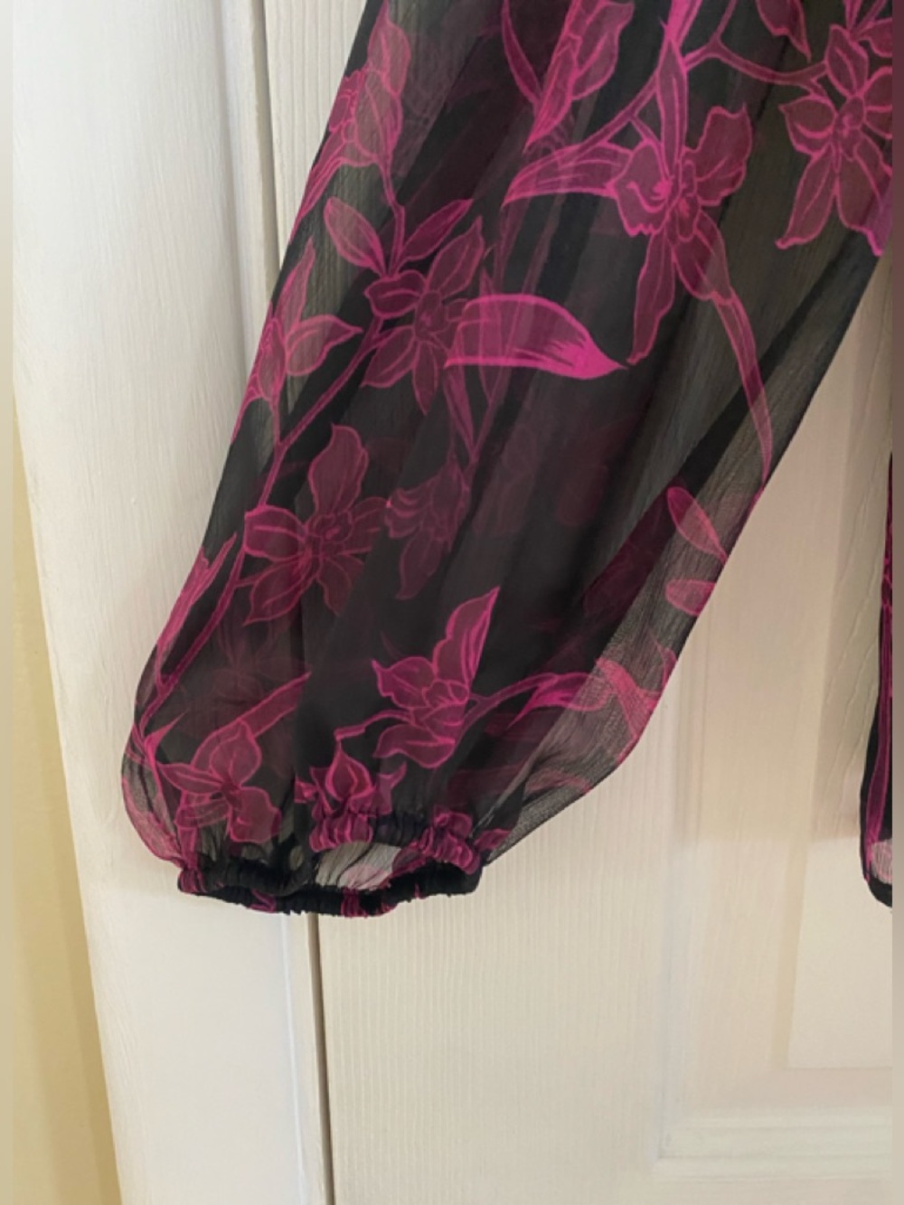 Vince Camuto Blouse (PM) - Picture 6 of 7